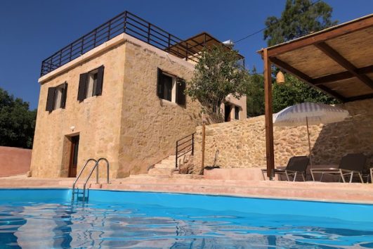 {:fr}CRETE (Grèce) - A LOUER (semaine) Villa Crétoise avec Piscine proche Chania{:}{:en}CRETE (Greece) - TO RENT (week) Cretan villa with pool near Chania{:}