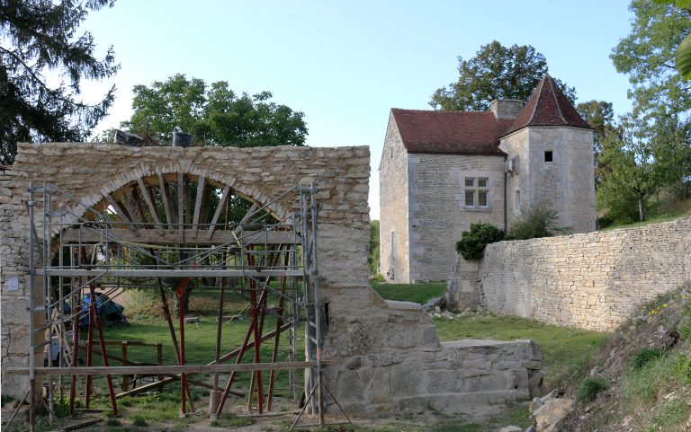Réconstitution du porche d&rsquo;entrée du Manoir de Pimelles (Bourgogne – France)